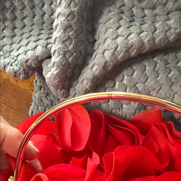 Red Ruffled Women's Shoulder Bag Evening Bag Very S*x In The City Clutch - Picture 4 of 6